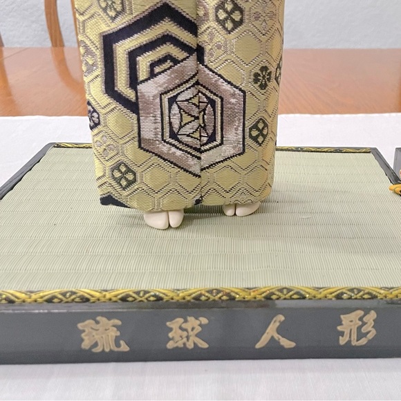 Japanese Gaisha & Male Dolls in Kimonos, Authentic. 18” with base. - Picture 7 of 15